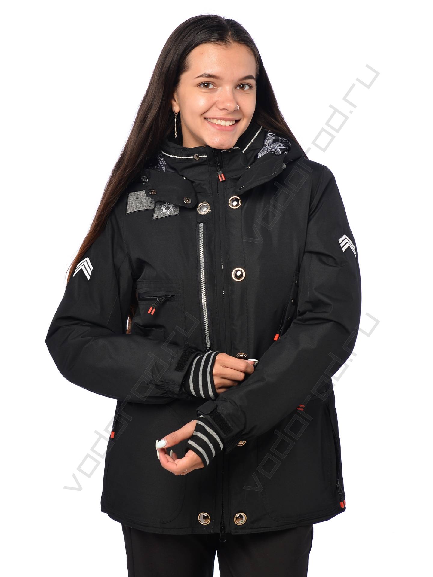 Горнолыжная куртка женская цвет черный