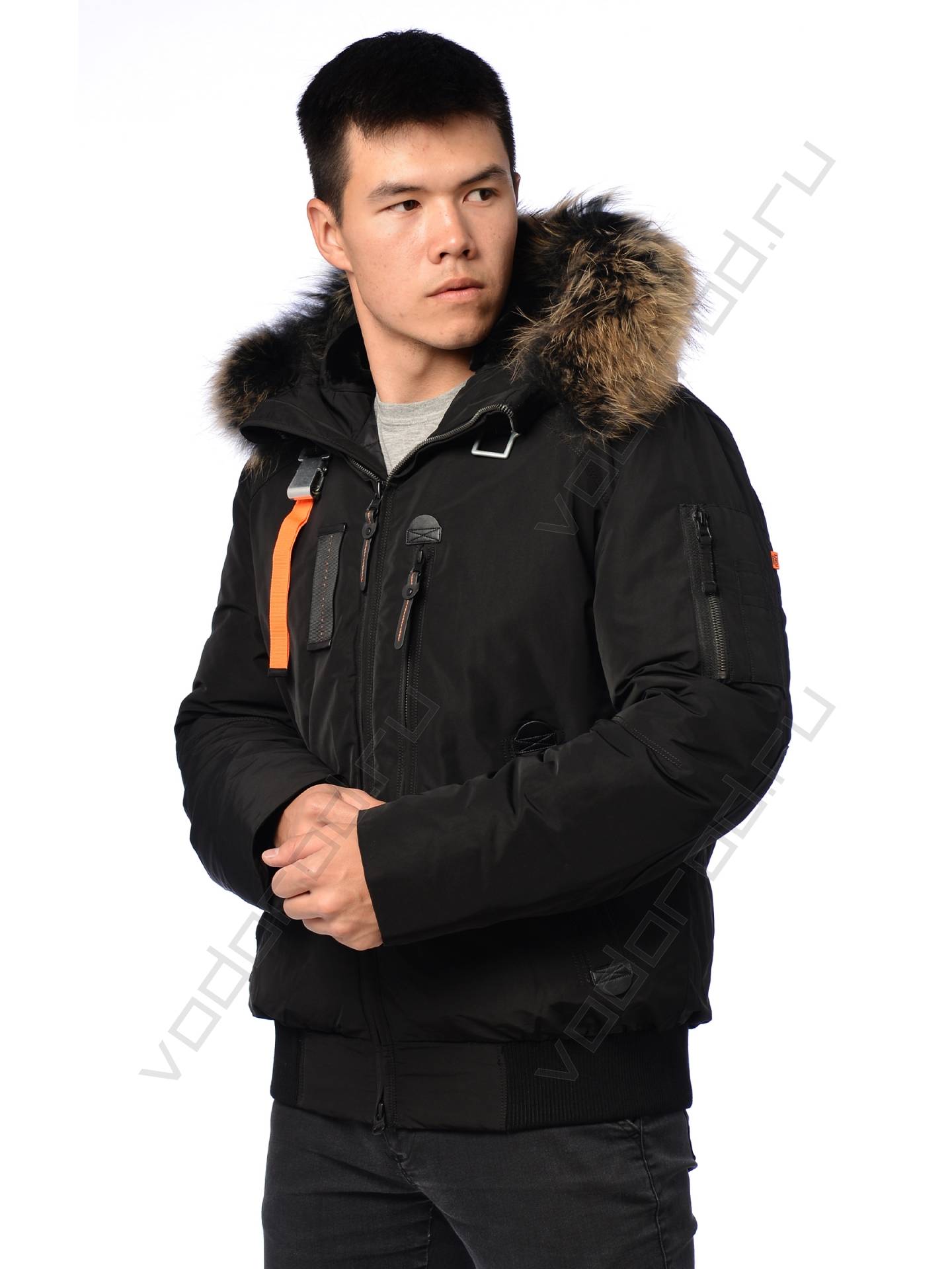 Зимняя куртка мужская цвет черный 19