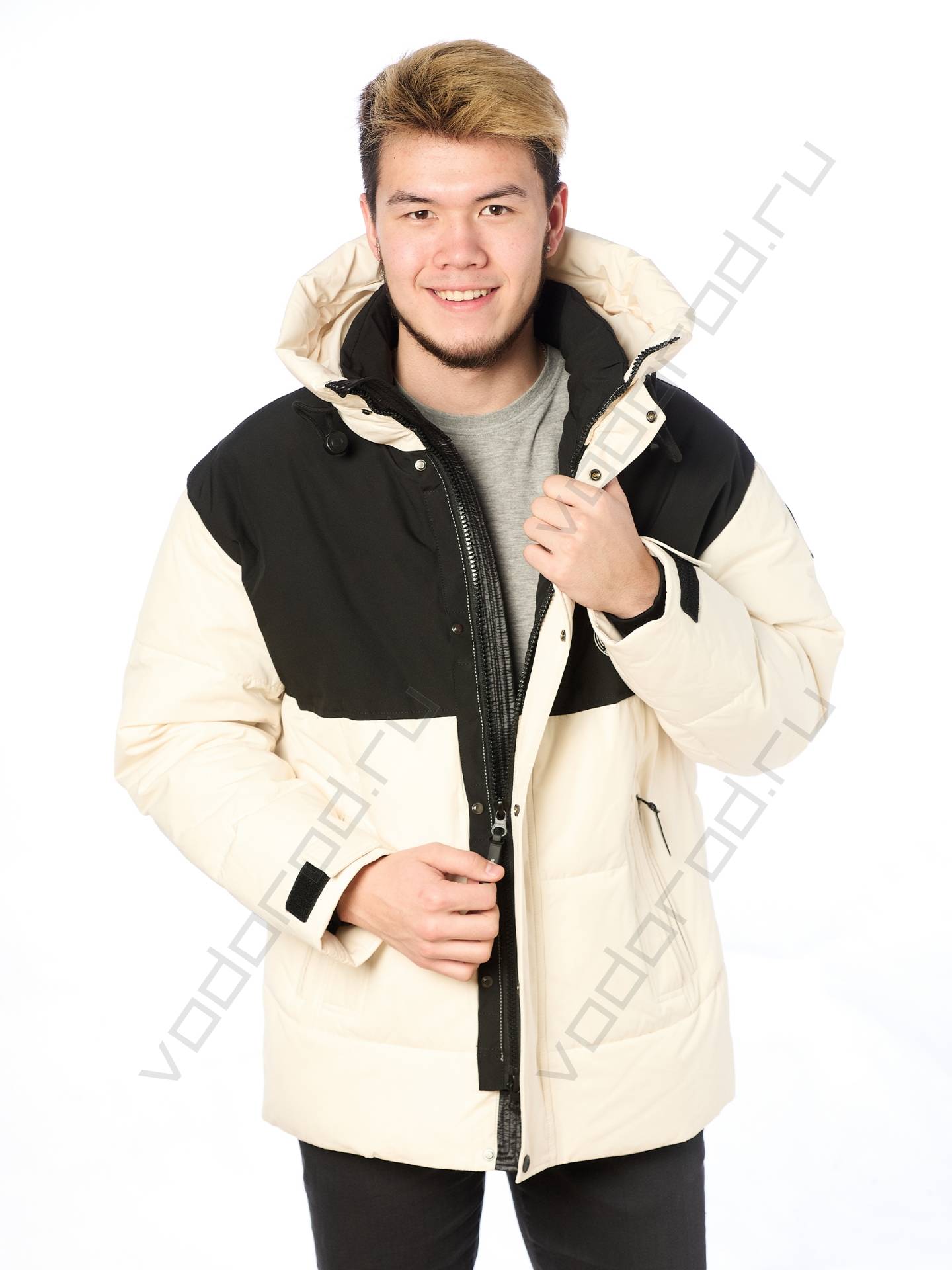 Зимняя куртка мужская цвет белый